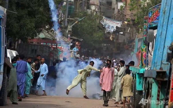 Nhóm Hồi giáo gây áp lực ép Quốc hội Pakistan bỏ phiếu trục xuất Đại sứ Pháp